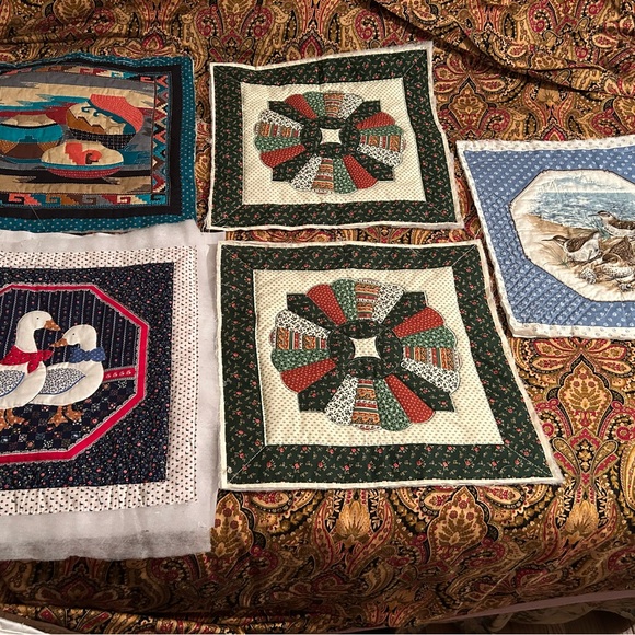 New unfinished print pattern hand Quilted blocks, 17”x17” - Picture 1 of 8